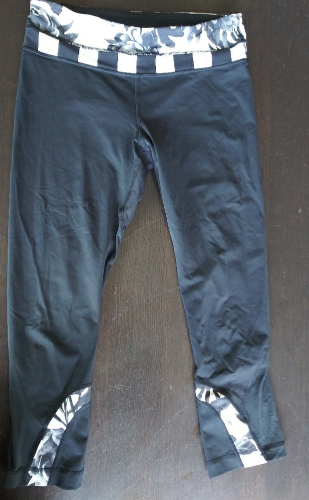 lululemon Inspire Crop Black Floral Brisk Bloom 6 - Picture 5 of 8